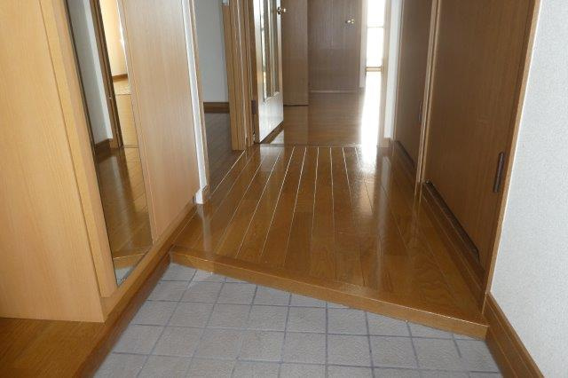 ラ・メゾン　ジョワイユーズの玄関