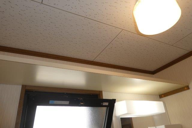 ラ・メゾン　ジョワイユーズの洗面所|洗面所棚
