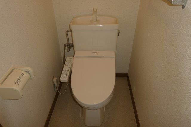 ラ・メゾン　ジョワイユーズのトイレ|ウォシュレット