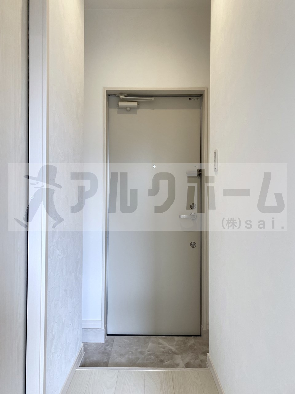 KTIレジデンス八尾の玄関