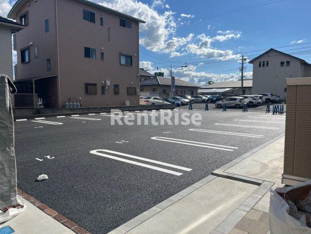 プール リアンの駐車場