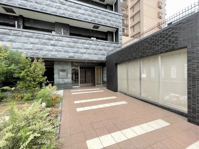 【エントランス】プレサンス上前津グレース