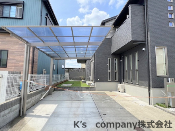 ■高座郡寒川町小谷４丁目　中古戸建の駐車場|カーポート付き駐車場