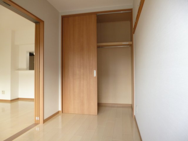 リバーサイド清音の寝室|洋室