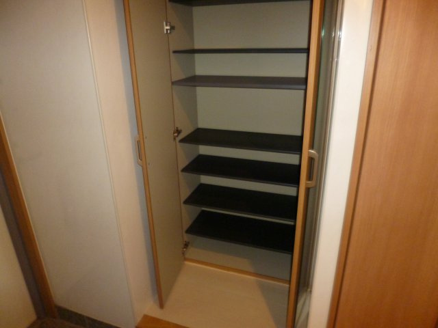 リバーサイド清音の玄関|シューズボックス