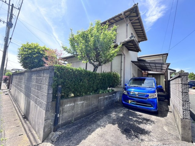 旭台3丁目・K邸の駐車場