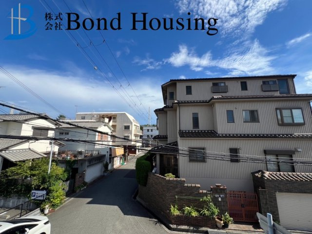 小学校徒歩５分・お車２台駐車可・垂水区学が丘　全３棟・3号棟の外観