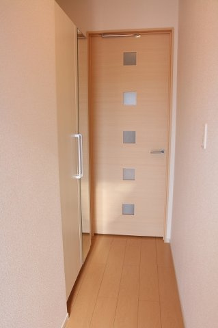 ヴィラ　フィーレ　Ｂの玄関|玄関