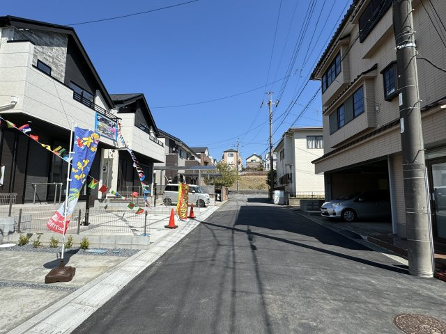 流山市三輪野山１丁目新築戸建（三輪野山４期）の前面道路含む現地写真|南東側前面道路