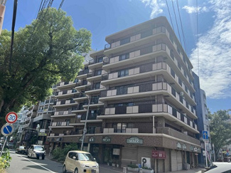 【外観】 | 高宮駅まで徒歩わずか2分の好立地！ 駅周辺は生活利便施設が充実しているので、永く快適に暮らせます