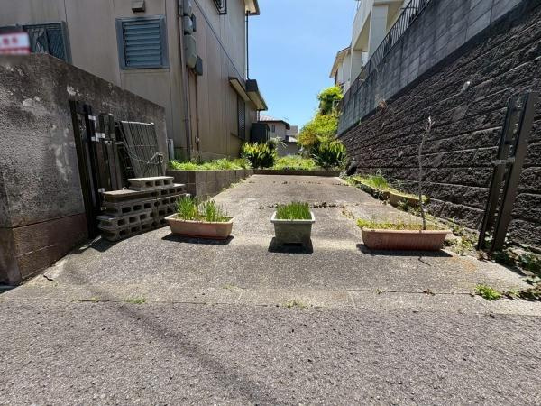 貴志川町長山　中古戸建の駐車場