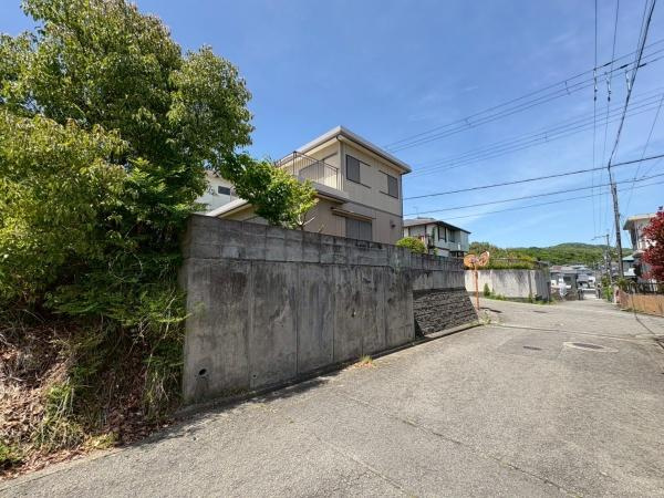 貴志川町長山　中古戸建の前面道路含む現地写真