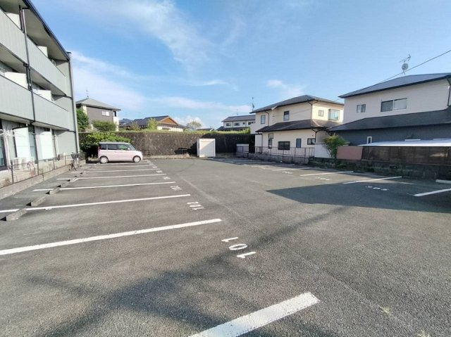 レオパレスＨＯＮＤＡの駐車場