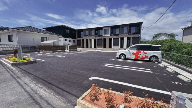 リュミエールの駐車場