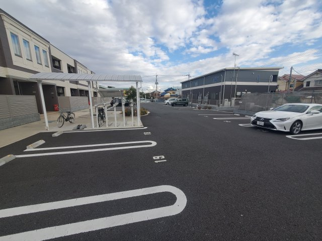 ラヴァンダの駐車場|カースペースがあります