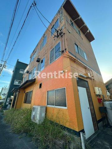 岩倉市大地町住居付店舗の外観
