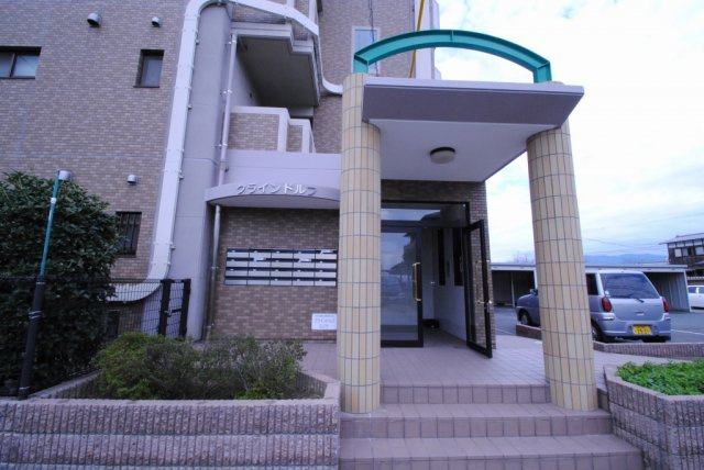 久留米市小森野２丁目の賃貸マンションのエントランス