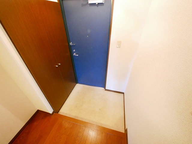 南新町ビルの玄関|シンプルで使いやすい玄関です