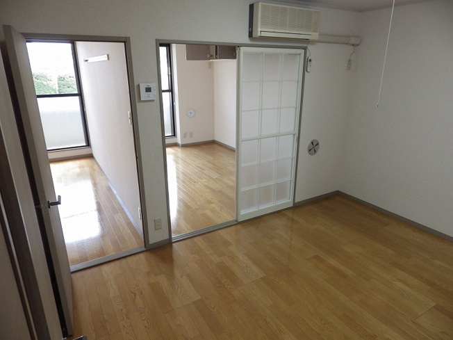 【居間・リビング】 | ピュアプレイス（D-ROOM） | ※他号室参考写真※