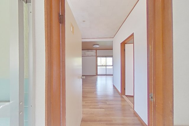 ６３１６３　岐阜市岩崎中古貸家の居間・リビング