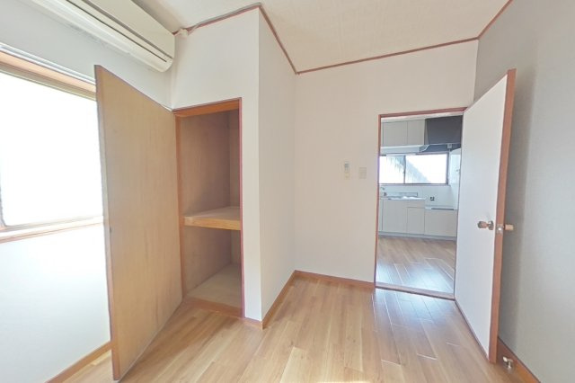 ６３１６３　岐阜市岩崎中古貸家の洋室