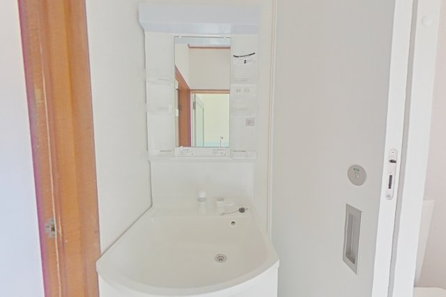 ６３１６３　岐阜市岩崎中古貸家の洗面所