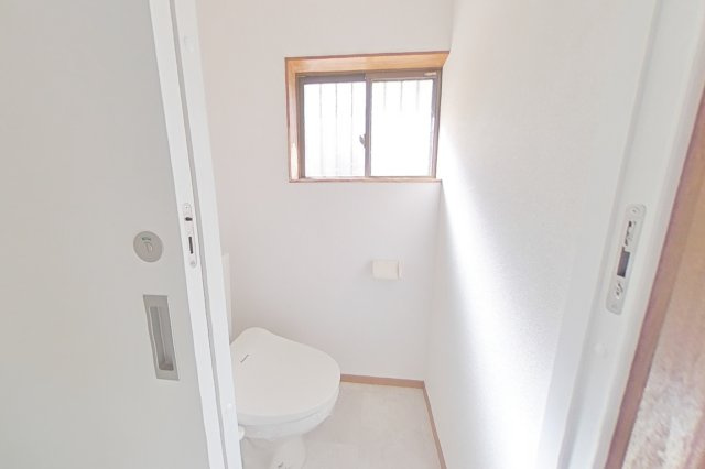 ６３１６３　岐阜市岩崎中古貸家のトイレ