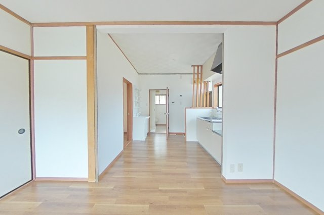 ６３１６３　岐阜市岩崎中古貸家の玄関