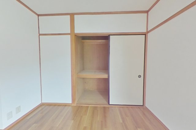 ６３１６３　岐阜市岩崎中古貸家の居間・リビング