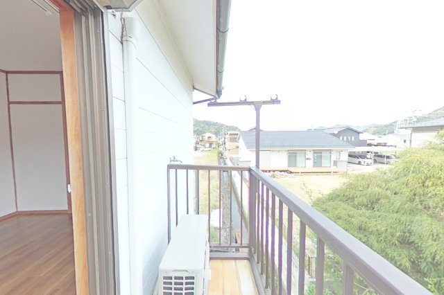 ６３１６３　岐阜市岩崎中古貸家のバルコニー