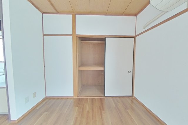 ６３１６３　岐阜市岩崎中古貸家の居間・リビング