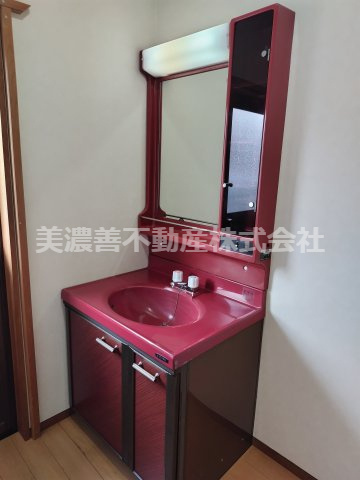 ６３１００　岐阜市太郎丸事業用貸家の洗面所