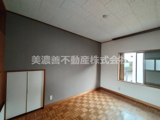 ６３１００　岐阜市太郎丸事業用貸家の洋室