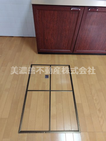 ６３１００　岐阜市太郎丸事業用貸家の収納