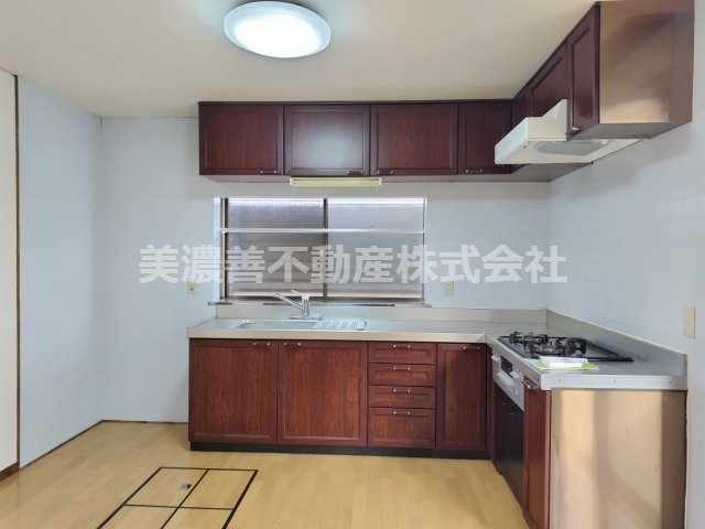 ６３１００　岐阜市太郎丸事業用貸家のキッチン
