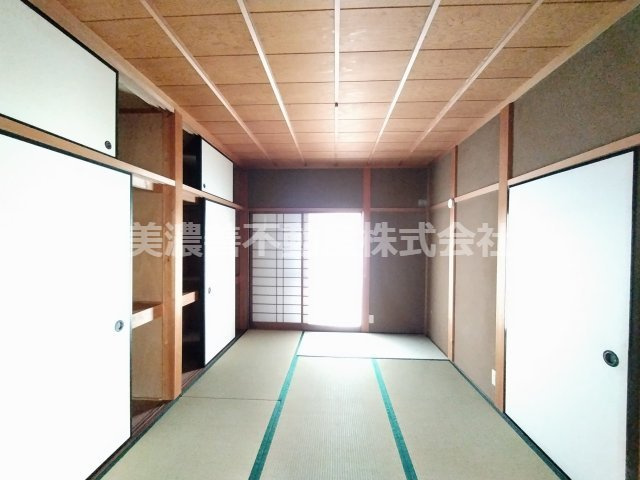 ６３１００　岐阜市太郎丸事業用貸家の和室