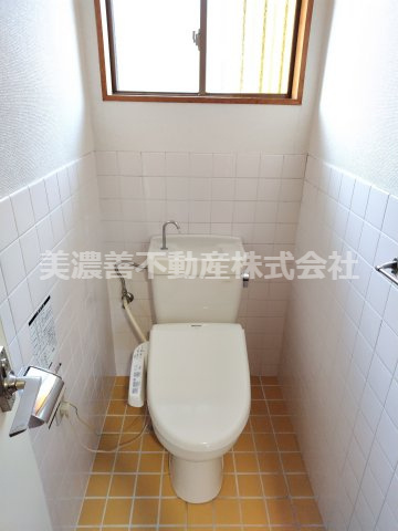 ６３１００　岐阜市太郎丸事業用貸家のトイレ