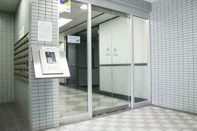 コスモ門前仲町の玄関