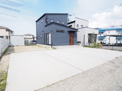 【駐車場】 | 福島市岡部字大旦 | 4台停められるので、急な来客時も安心ですね♪