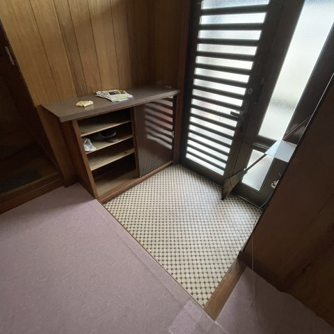 室蘭市増市町1丁目14-12借家の玄関