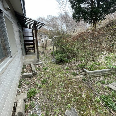 室蘭市増市町1丁目14-12借家の庭