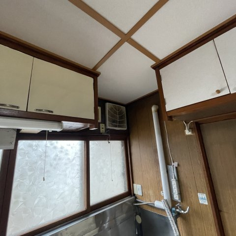 室蘭市増市町1丁目14-12借家の収納