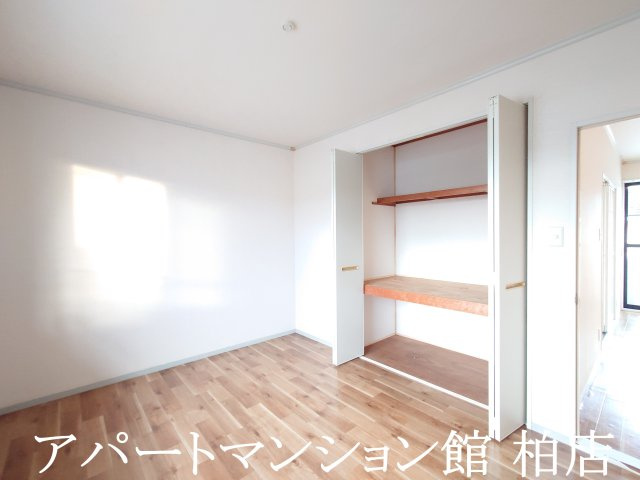 ジョイフローリッシュの洋室