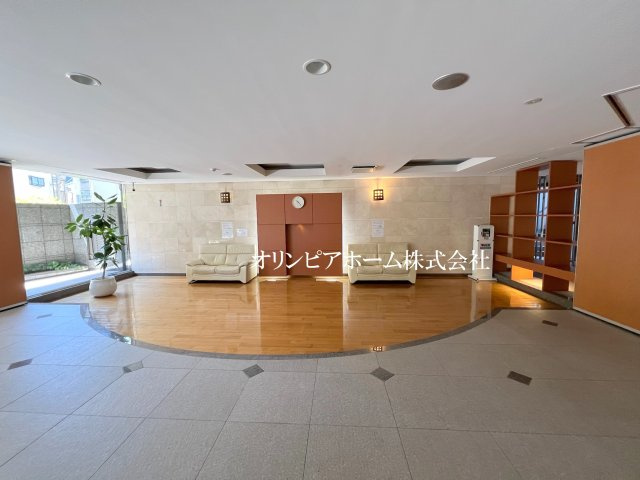 コスモ向島ロイヤルフォルム　3階　新　規　リ　ノベーションのエントランス