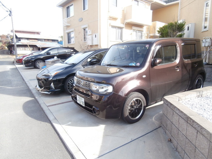 ルーチェBの駐車場