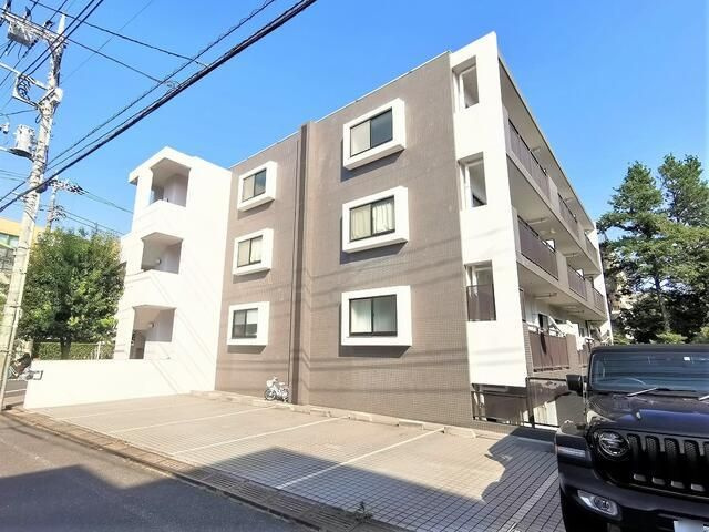 フェニックスコート下馬の駐車場