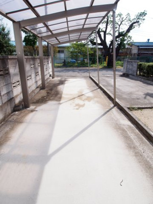 【駐車場】 | 飯坂町平野字田下 | 3台停められるので、急な来客時も安心ですね♪