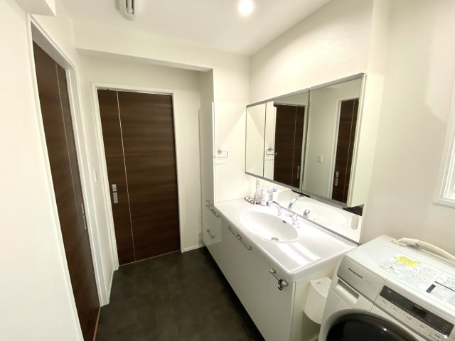 中古住宅　小瀬長池町の洗面所