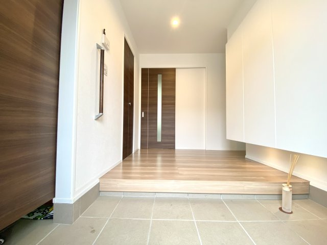 中古住宅　小瀬長池町の玄関