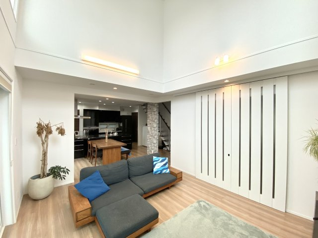 中古住宅　小瀬長池町の居間・リビング